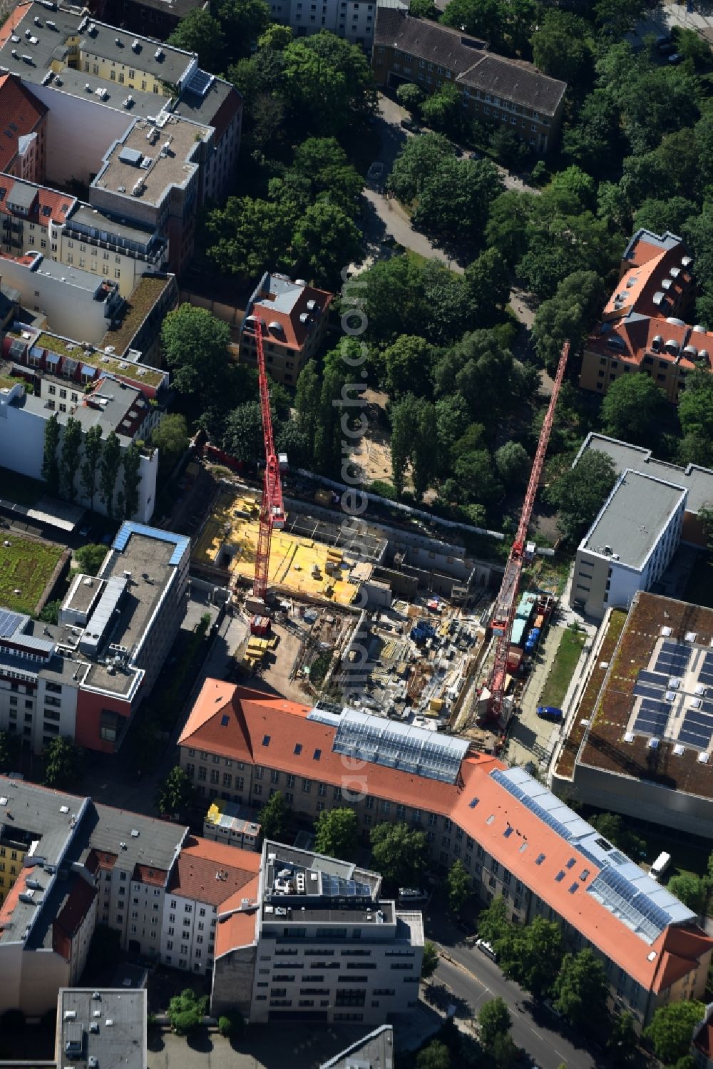 Aerial photograph Berlin - Construction site of the new Berlin Institute for Medical Systems BIMSB on Hannoversche Strasse in the district of Mitte in Berlin, Germany