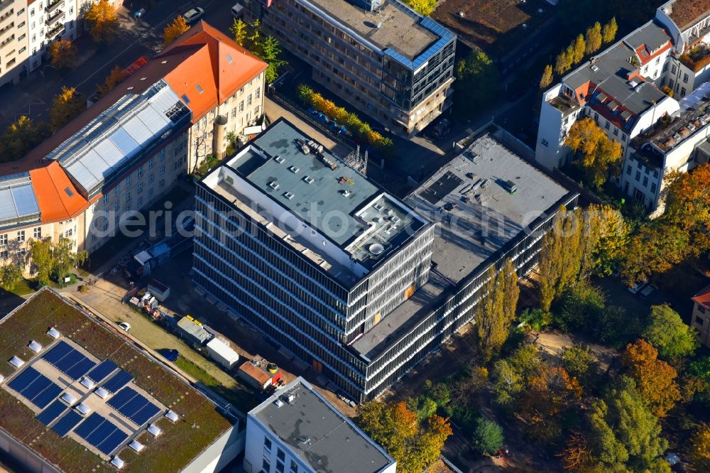 Aerial photograph Berlin - Construction site of the new Berlin Institute for Medical Systems BIMSB on Hannoversche Strasse in the district of Mitte in Berlin, Germany