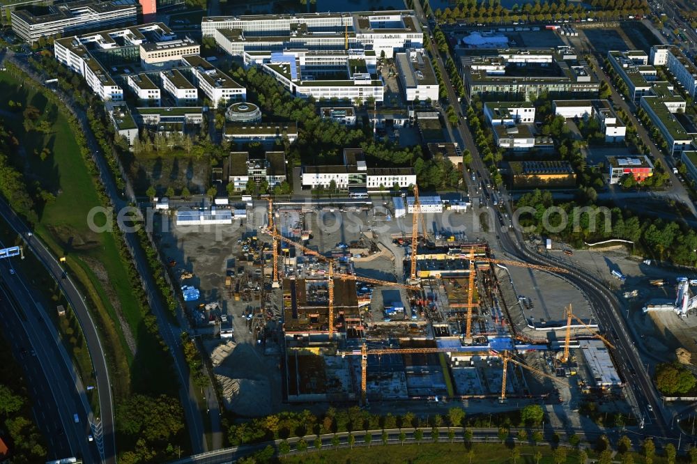 München from the bird's eye view: New construction site of the school building Am Huellgraben - Joseph-Wild-Strasse in the district Riem in Munich in the state Bavaria, Germany