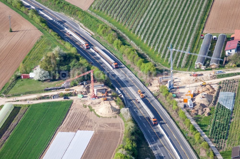 Aerial photograph Kandel - Routing and traffic lanes over a new the highway bridge under construction in the motorway A 65 in Kandel in the state Rhineland-Palatinate, Germany