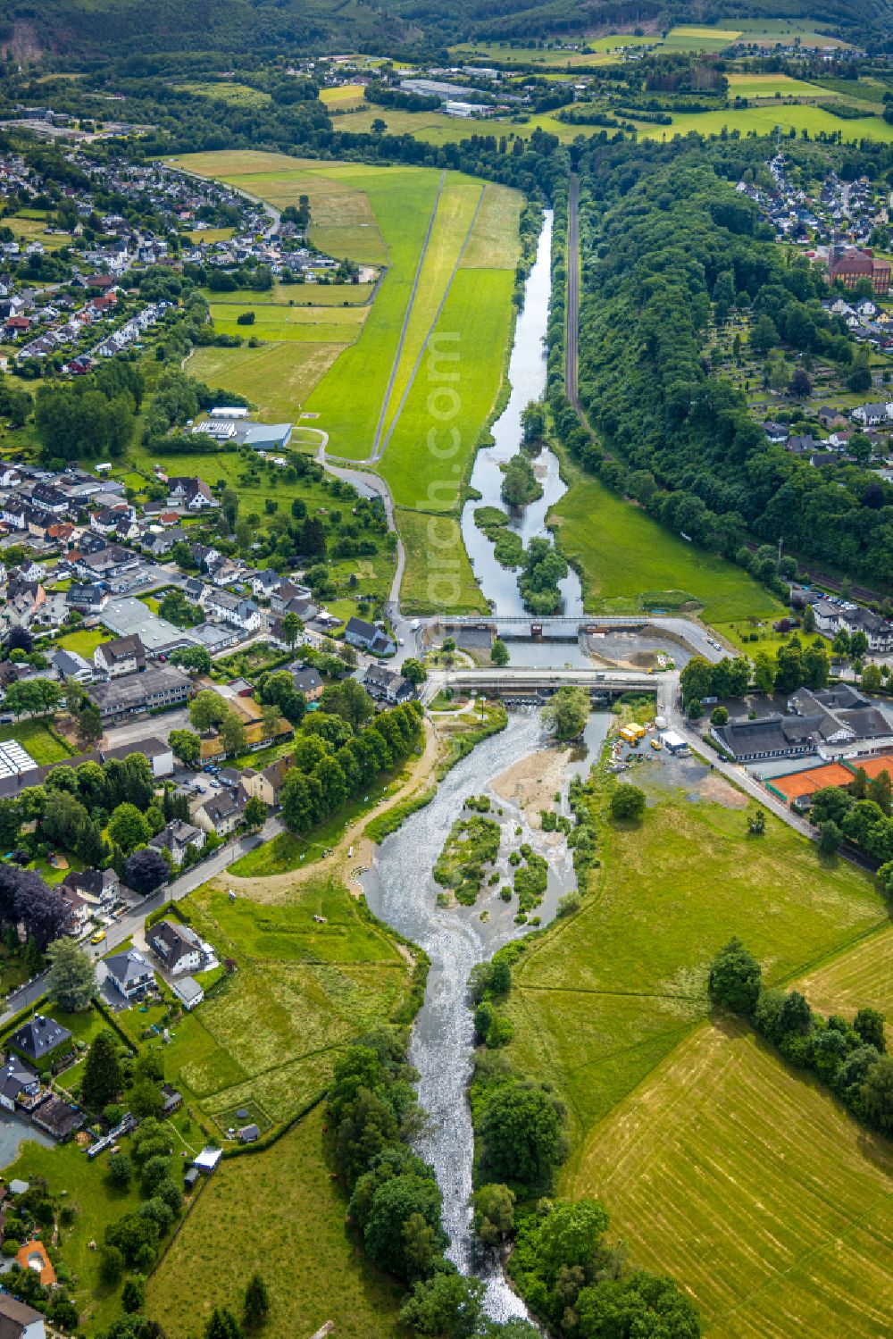 Oeventrop from the bird's eye view: New construction of the bridge structure Dinscheder Bruecke over the Ruhr river in Oeventrop at Sauerland in the state North Rhine-Westphalia, Germany