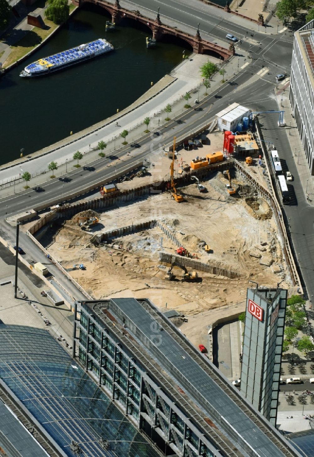 Berlin from the bird's eye view: Construction site to build a new office and commercial building cube berlin on Washingtonplatz - Rahel-Hirsch-Strasse in Berlin, Germany