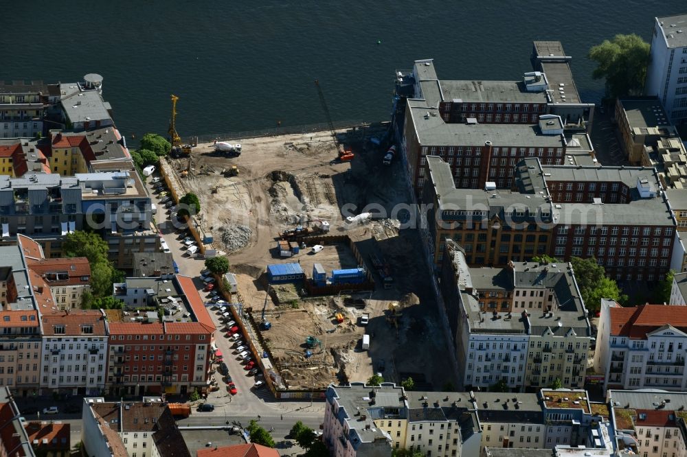 Berlin from above - Construction site to build a new office and commercial building CUVRY CAMPUS on Cuvrystrasse - Schlesische Strasse in the district Kreuzberg in Berlin, Germany