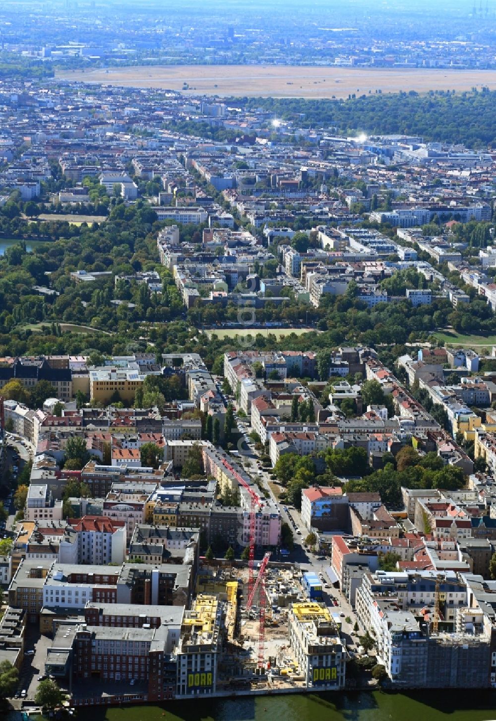 Aerial photograph Berlin - Construction site to build a new office and commercial building CUVRY CAMPUS on Cuvrystrasse - Schlesische Strasse in the district Kreuzberg in Berlin, Germany