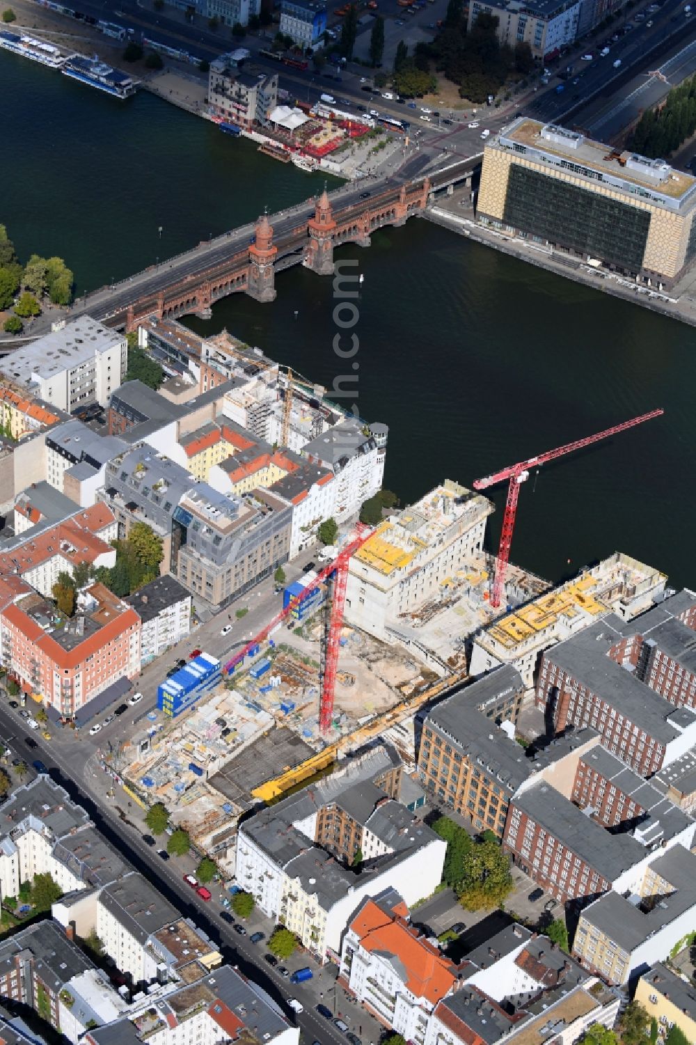 Berlin from above - Construction site to build a new office and commercial building CUVRY CAMPUS on Cuvrystrasse - Schlesische Strasse in the district Kreuzberg in Berlin, Germany