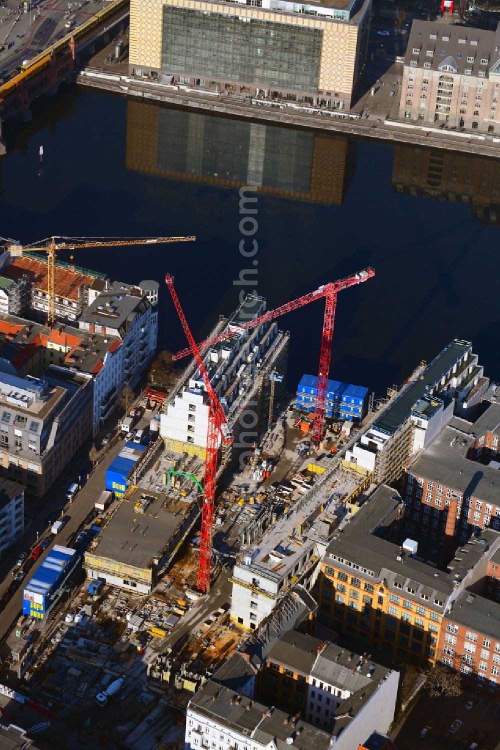 Aerial photograph Berlin - Construction site to build a new office and commercial building CUVRY CAMPUS on Cuvrystrasse - Schlesische Strasse in the district Kreuzberg in Berlin, Germany