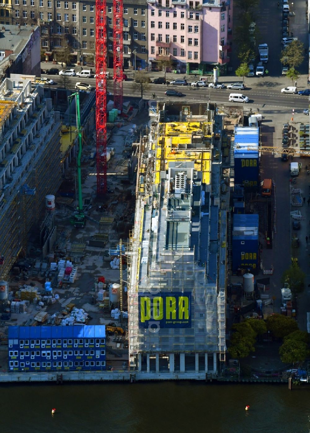 Berlin from the bird's eye view: Construction site to build a new office and commercial building CUVRY CAMPUS on Cuvrystrasse - Schlesische Strasse in the district Kreuzberg in Berlin, Germany