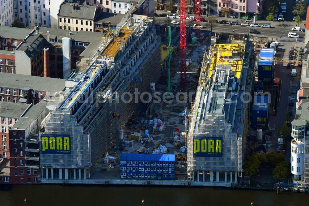 Aerial image Berlin - Construction site to build a new office and commercial building CUVRY CAMPUS on Cuvrystrasse - Schlesische Strasse in the district Kreuzberg in Berlin, Germany