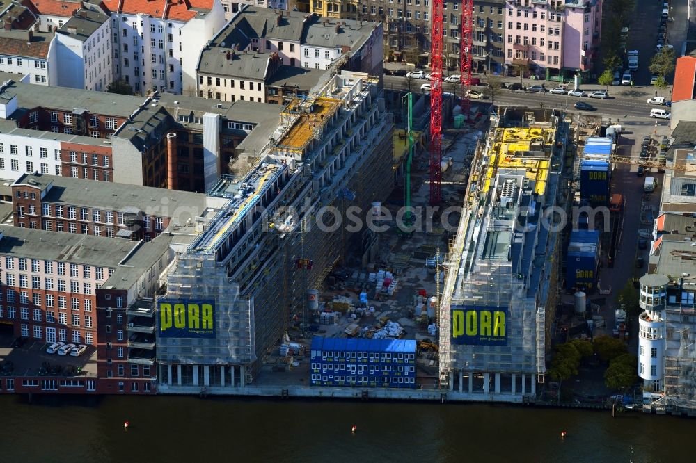 Aerial photograph Berlin - Construction site to build a new office and commercial building CUVRY CAMPUS on Cuvrystrasse - Schlesische Strasse in the district Kreuzberg in Berlin, Germany