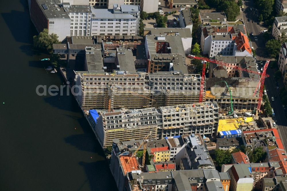 Berlin from above - Construction site to build a new office and commercial building CUVRY CAMPUS on Cuvrystrasse - Schlesische Strasse in the district Kreuzberg in Berlin, Germany