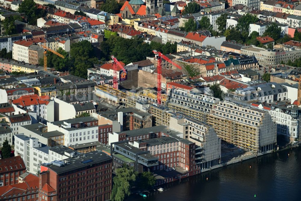 Aerial image Berlin - Construction site to build a new office and commercial building CUVRY CAMPUS on Cuvrystrasse - Schlesische Strasse in the district Kreuzberg in Berlin, Germany