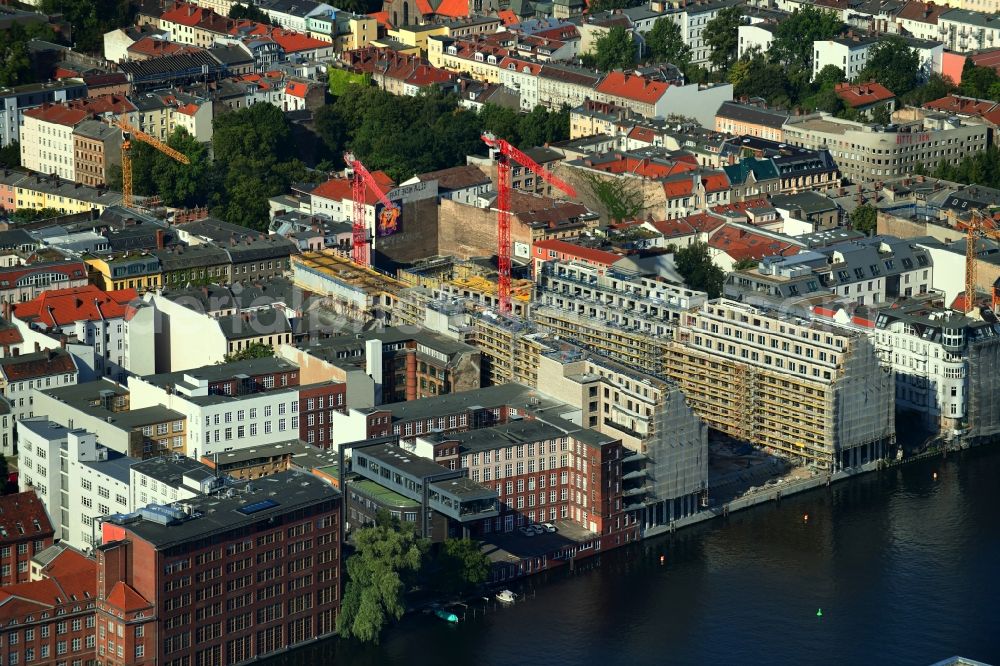 Aerial photograph Berlin - Construction site to build a new office and commercial building CUVRY CAMPUS on Cuvrystrasse - Schlesische Strasse in the district Kreuzberg in Berlin, Germany