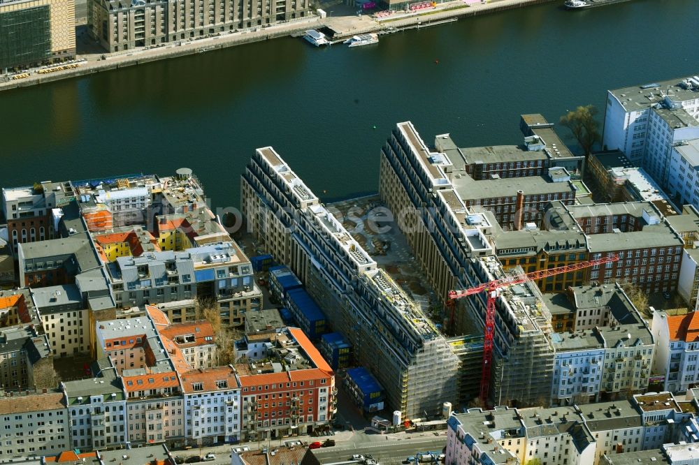 Aerial photograph Berlin - Construction site to build a new office and commercial building CUVRY CAMPUS on Cuvrystrasse - Schlesische Strasse in the district Kreuzberg in Berlin, Germany