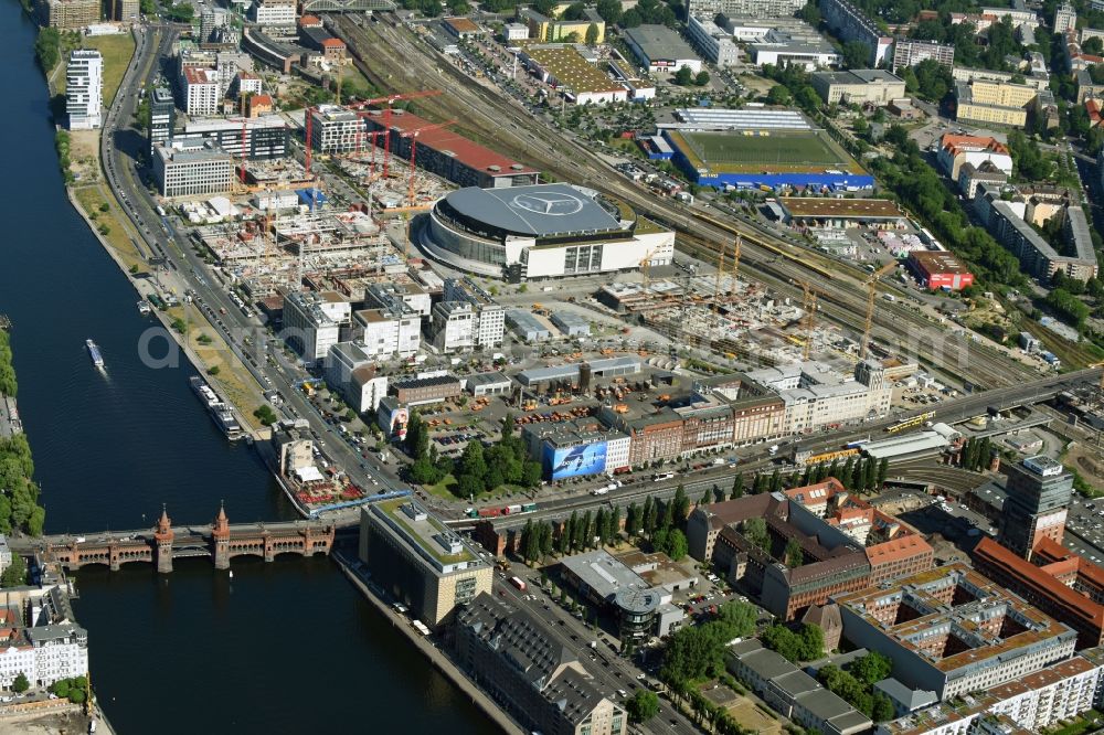 Berlin from the bird's eye view: Construction site to build a new office and commercial building M Eins of OVG Real Estate and LBBW Immobilien on Muehlenstrasse in the district Bezirk Friedrichshain-Kreuzberg in Berlin, Germany