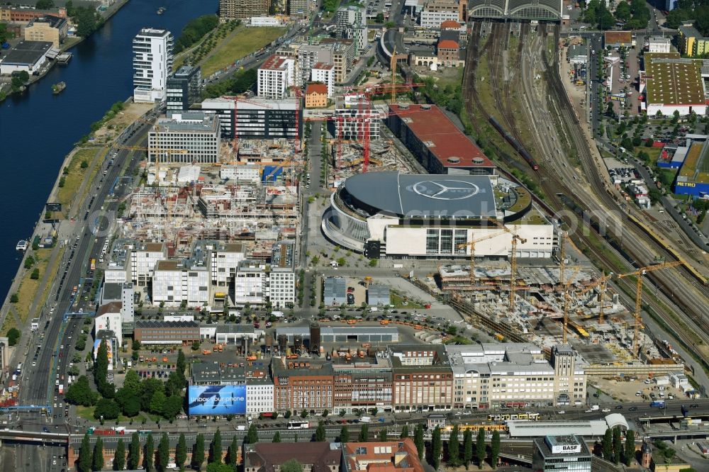 Aerial image Berlin - Construction site to build a new office and commercial building M Eins of OVG Real Estate and LBBW Immobilien on Muehlenstrasse in the district Bezirk Friedrichshain-Kreuzberg in Berlin, Germany