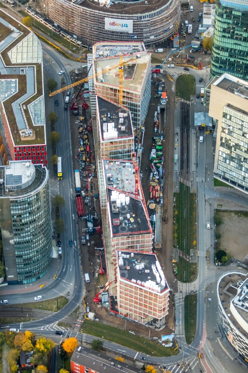 Düsseldorf from the bird's eye view: Construction site to build a new office and commercial building FLOAT between Franzsiusstrasse and Holzstrasse in Duesseldorf in the state North Rhine-Westphalia, Germany