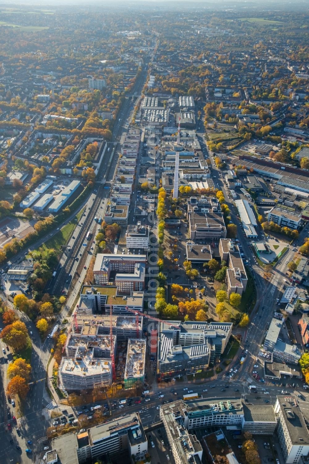 Essen from above - Construction site to build a new office and commercial building Friedrichstrasse - Holsterhauser street in Essen in the state North Rhine-Westphalia. In the picture the europe centre and the Funke media group Essen