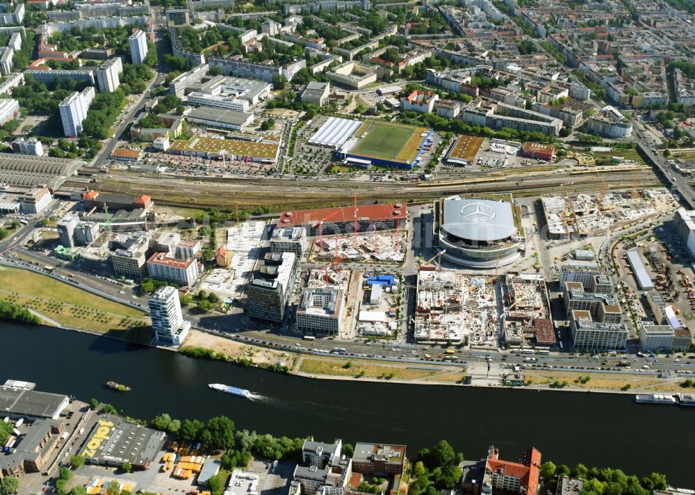 Aerial photograph Berlin - Construction site to build a new office and commercial building M_EINS of OVG Real Estate and LBBW Immobilien on Muehlenstrasse in the district Bezirk Friedrichshain-Kreuzberg in Berlin, Germany