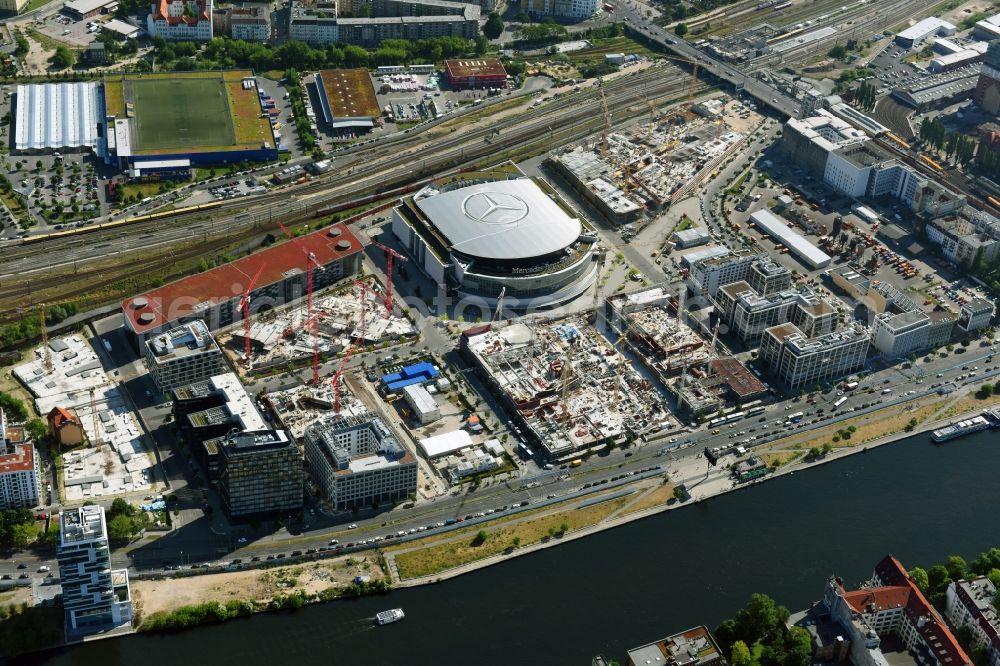 Aerial photograph Berlin - Construction site to build a new office and commercial building M_EINS of OVG Real Estate and LBBW Immobilien on Muehlenstrasse in the district Bezirk Friedrichshain-Kreuzberg in Berlin, Germany