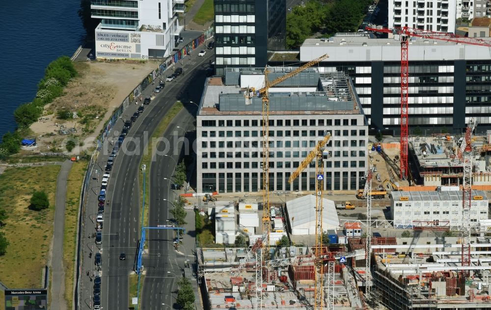 Berlin from above - Construction site to build a new office and commercial building M_EINS of OVG Real Estate and LBBW Immobilien on Muehlenstrasse in the district Bezirk Friedrichshain-Kreuzberg in Berlin, Germany