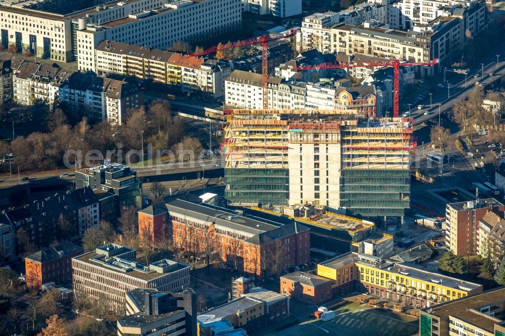 Düsseldorf from above - Construction site to build a new office and commercial building in the Rossstrasse next to the Grey Duesseldorf GmbH in the district Stadtbezirk 1 in Duesseldorf in the state North Rhine-Westphalia