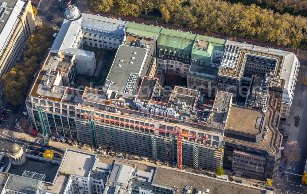 Düsseldorf from the bird's eye view: Construction site to build a new office and commercial building KOe-QUARTIER on Koenigsallee - Breite Strasse in Duesseldorf in the state North Rhine-Westphalia, Germany