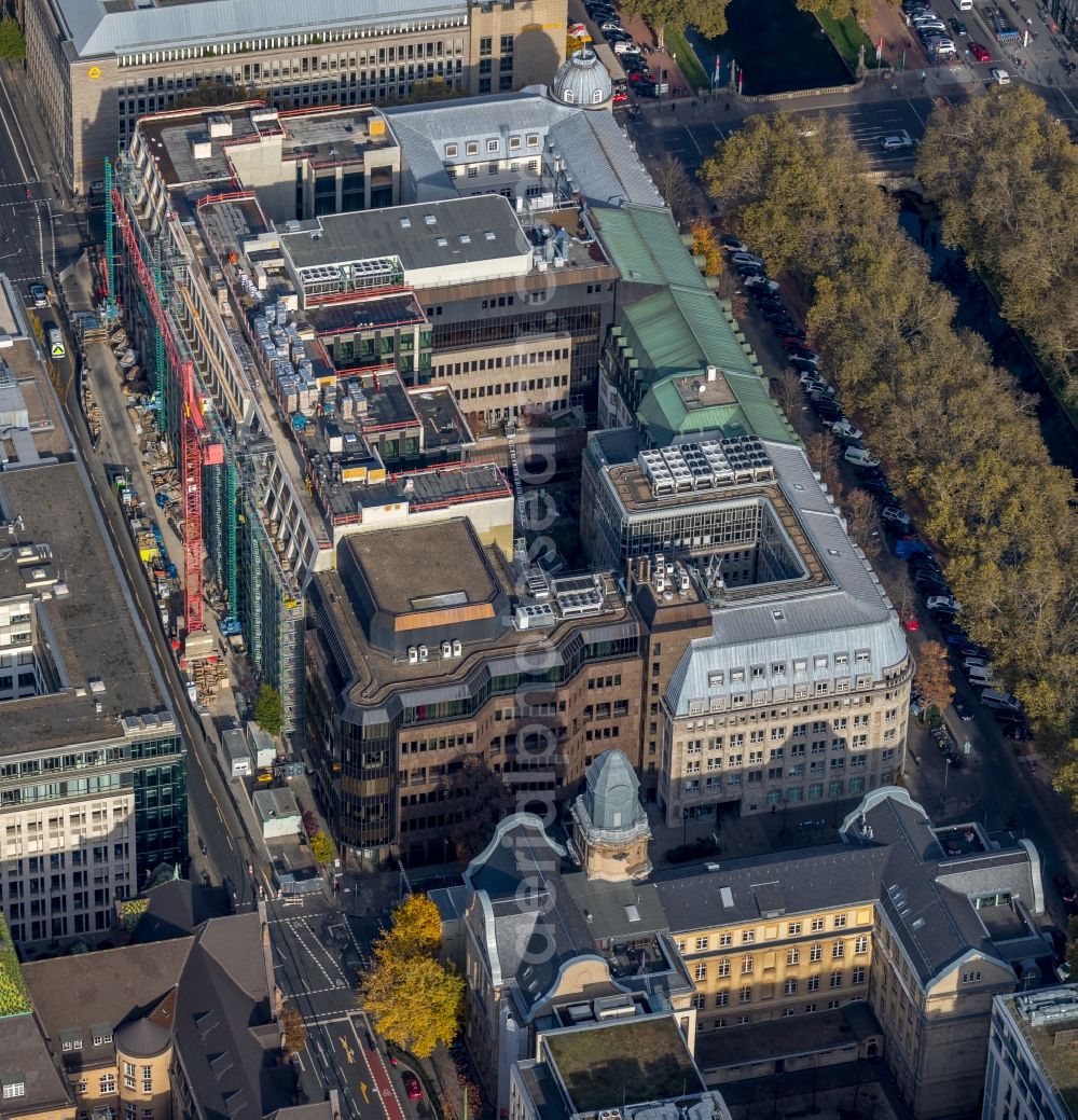 Düsseldorf from the bird's eye view: Construction site to build a new office and commercial building KOe-QUARTIER on Koenigsallee - Breite Strasse in Duesseldorf in the state North Rhine-Westphalia, Germany