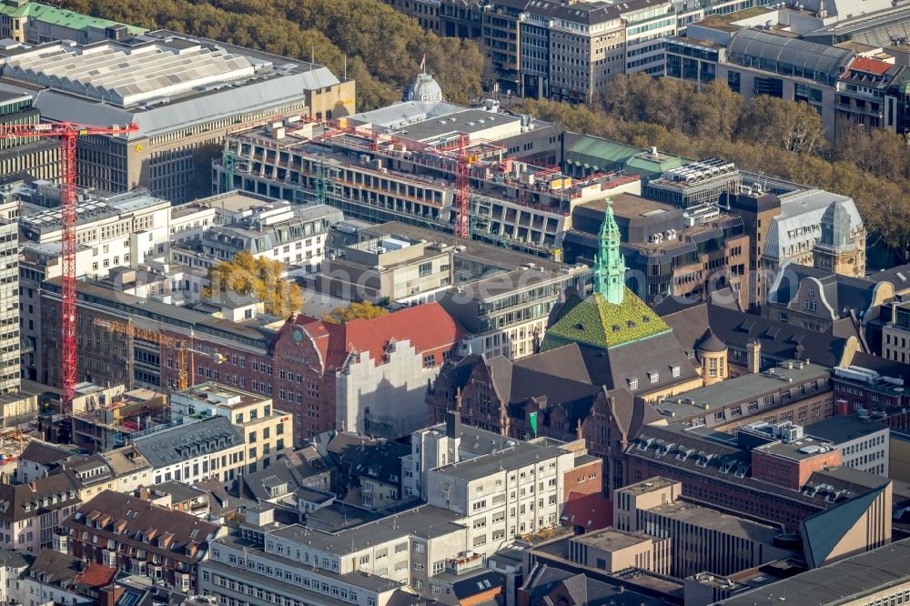 Düsseldorf from the bird's eye view: Construction site to build a new office and commercial building KOe-QUARTIER on Koenigsallee - Breite Strasse in Duesseldorf in the state North Rhine-Westphalia, Germany