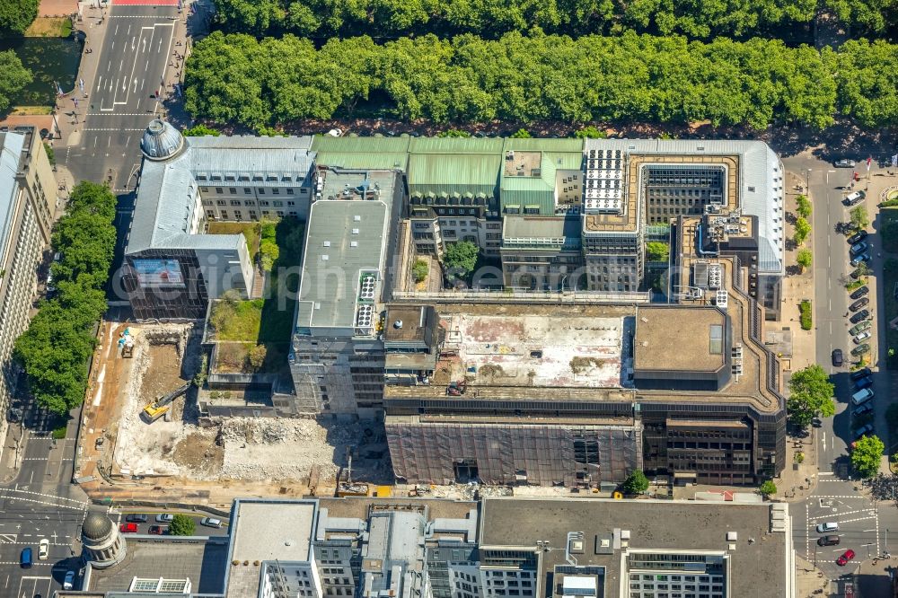 Aerial photograph Düsseldorf - Construction site to build a new office and commercial building KOe-QUARTIER on Koenigsallee - Breite Strasse in Duesseldorf in the state North Rhine-Westphalia, Germany