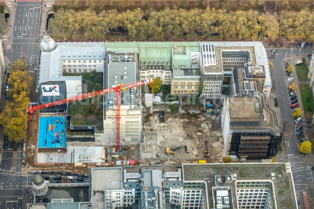 Düsseldorf from above - Construction site to build a new office and commercial building KOe-QUARTIER on Koenigsallee - Breite Strasse in Duesseldorf in the state North Rhine-Westphalia, Germany