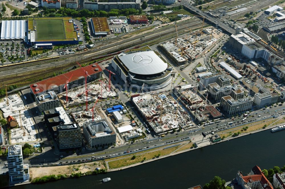 Aerial photograph Berlin - Construction site to build a new office and commercial building Zalando Campus through the PORR Deutschland GmbH on Valeska-Gert-Strasse in the district Bezirk Friedrichshain-Kreuzberg in Berlin, Germany