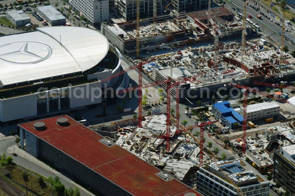 Berlin from above - Construction site to build a new office and commercial building Zalando Campus through the PORR Deutschland GmbH on Valeska-Gert-Strasse in the district Bezirk Friedrichshain-Kreuzberg in Berlin, Germany