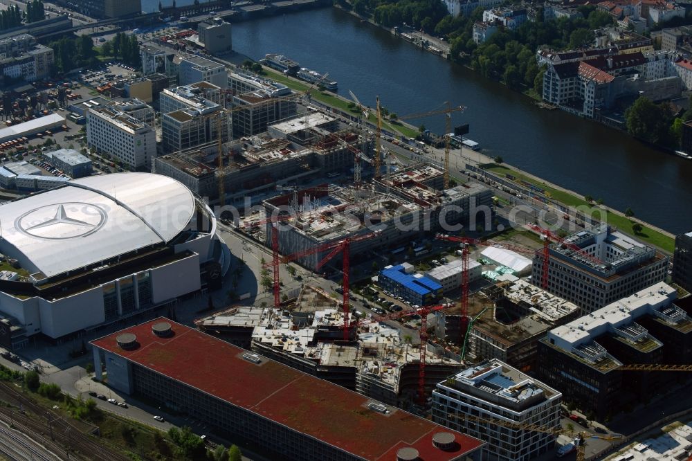 Aerial photograph Berlin - Construction site to build a new office and commercial building Zalando Campus through the PORR Deutschland GmbH on Valeska-Gert-Strasse in the district Bezirk Friedrichshain-Kreuzberg in Berlin, Germany