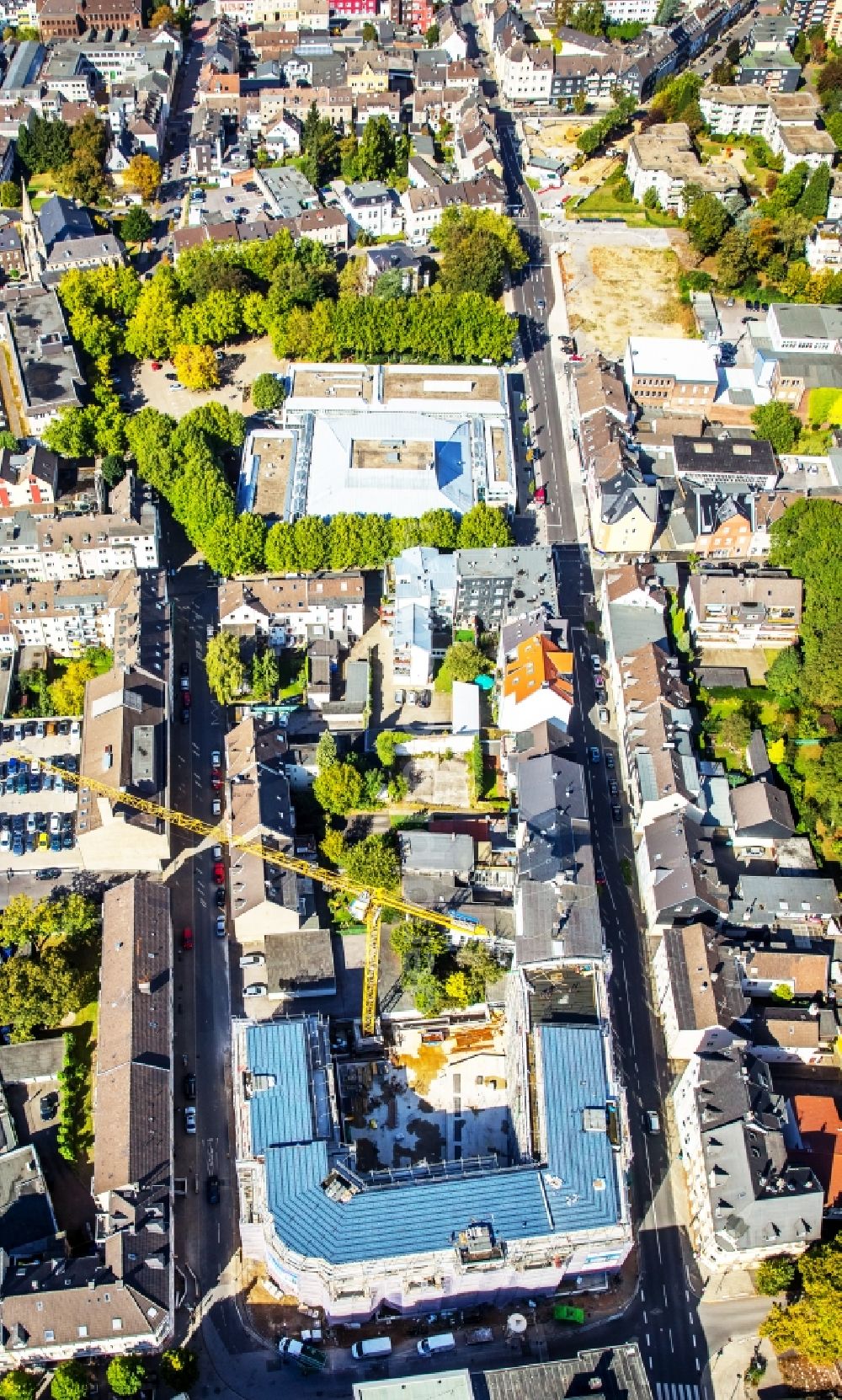 Aerial photograph Velbert - Construction site to build a new office and commercial building between Oststrasse, Kurze Strasse and Koelverstrasse. The housing association company Velbert (WOBAU) is building the Stadthaus Velbert in Velbert in the state North Rhine-Westphalia