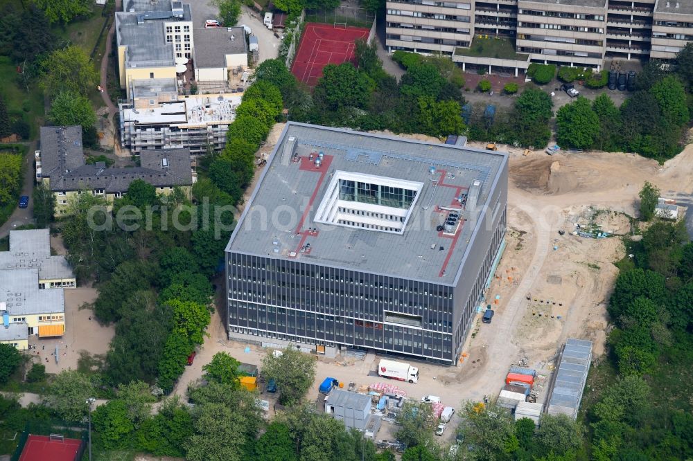 Aerial photograph Berlin - Construction for the new building of the campus building of Applied Sciences Sixth Form College (OSZ) Lise Meitner at the Lipschitzallee in Berlin