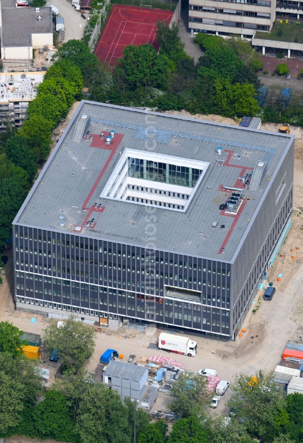 Berlin from above - Construction for the new building of the campus building of Applied Sciences Sixth Form College (OSZ) Lise Meitner at the Lipschitzallee in Berlin