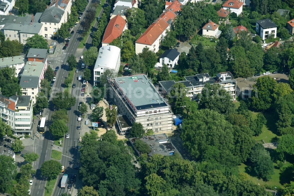 Berlin from the bird's eye view: Construction site for the new building of DRK-Blutspendedienst Nord-Ost on Hindenburgdonm in the district Steglitz in Berlin, Germany