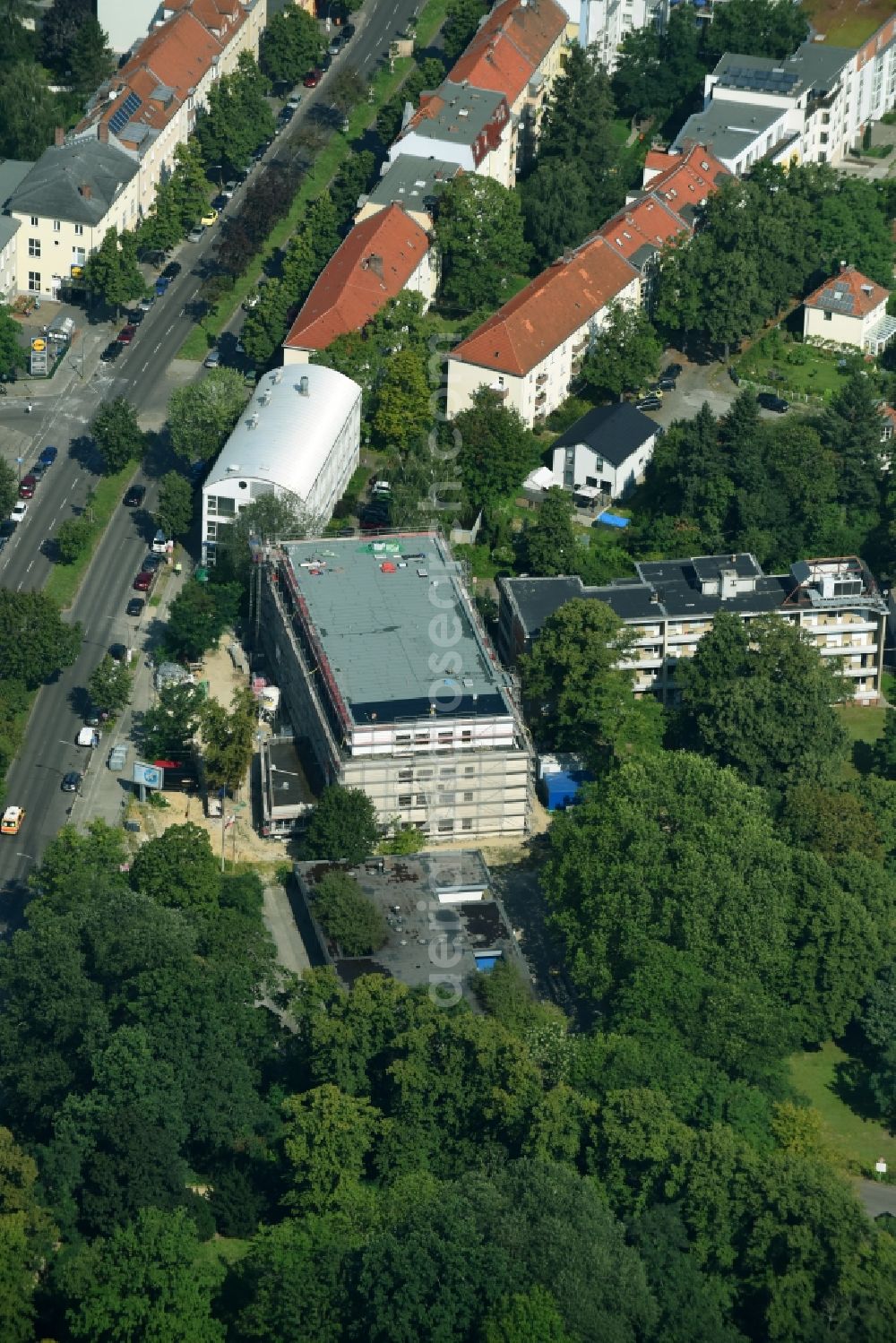 Aerial photograph Berlin - Construction site for the new building of DRK-Blutspendedienst Nord-Ost on Hindenburgdonm in the district Steglitz in Berlin, Germany