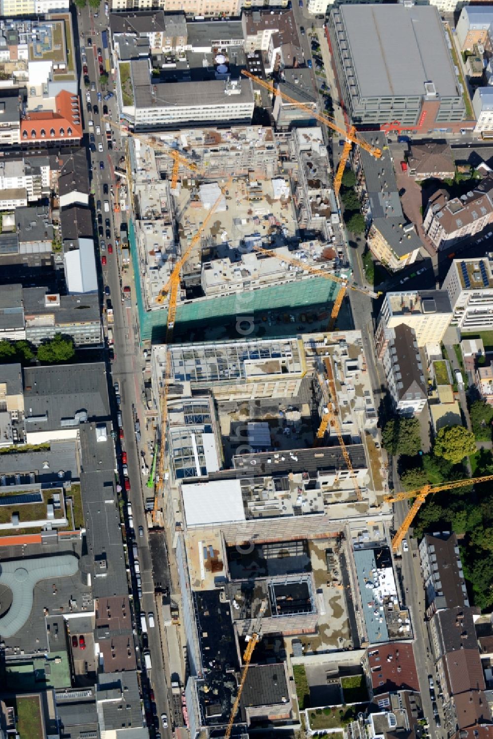 Aerial photograph Mannheim - Construction site for the new building the shopping center and town quarters Q 6 Q 7 on the future Muenzplatz in Mannheim in the state Baden-Wuerttemberg