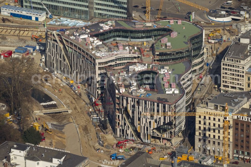 Aerial image Düsseldorf - DUSSELDORF 16/08/2012 The construction site for the construction of a new retail and office property Koe-arch in Dusseldorf in North Rhine-Westphalia. Between Königsallee boulevard and Hofgarten Schadowplatz, built the company Zechbau two 26-meter-high building complexes for retail and offices