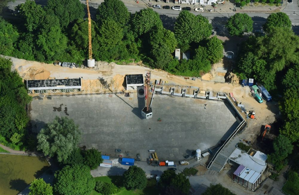 Aerial photograph Hamburg - Construction site for the new building of EisArena Honburg Planten un Blomen on Holstenwall in Hamburg, Germany