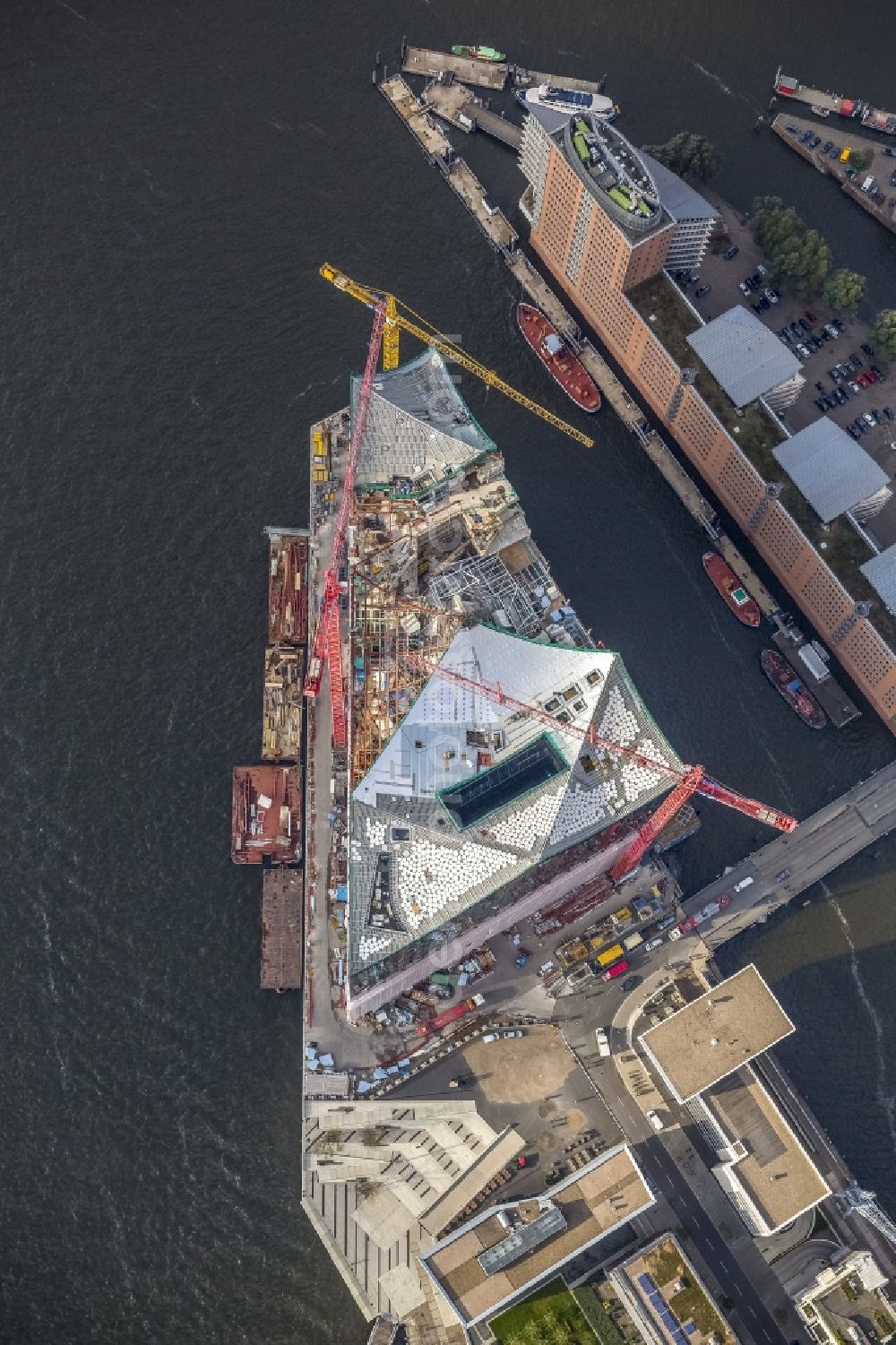 Hamburg from the bird's eye view: View of construction of the Elbphilharmonie in the historic centre of Hamburg in HafenCity