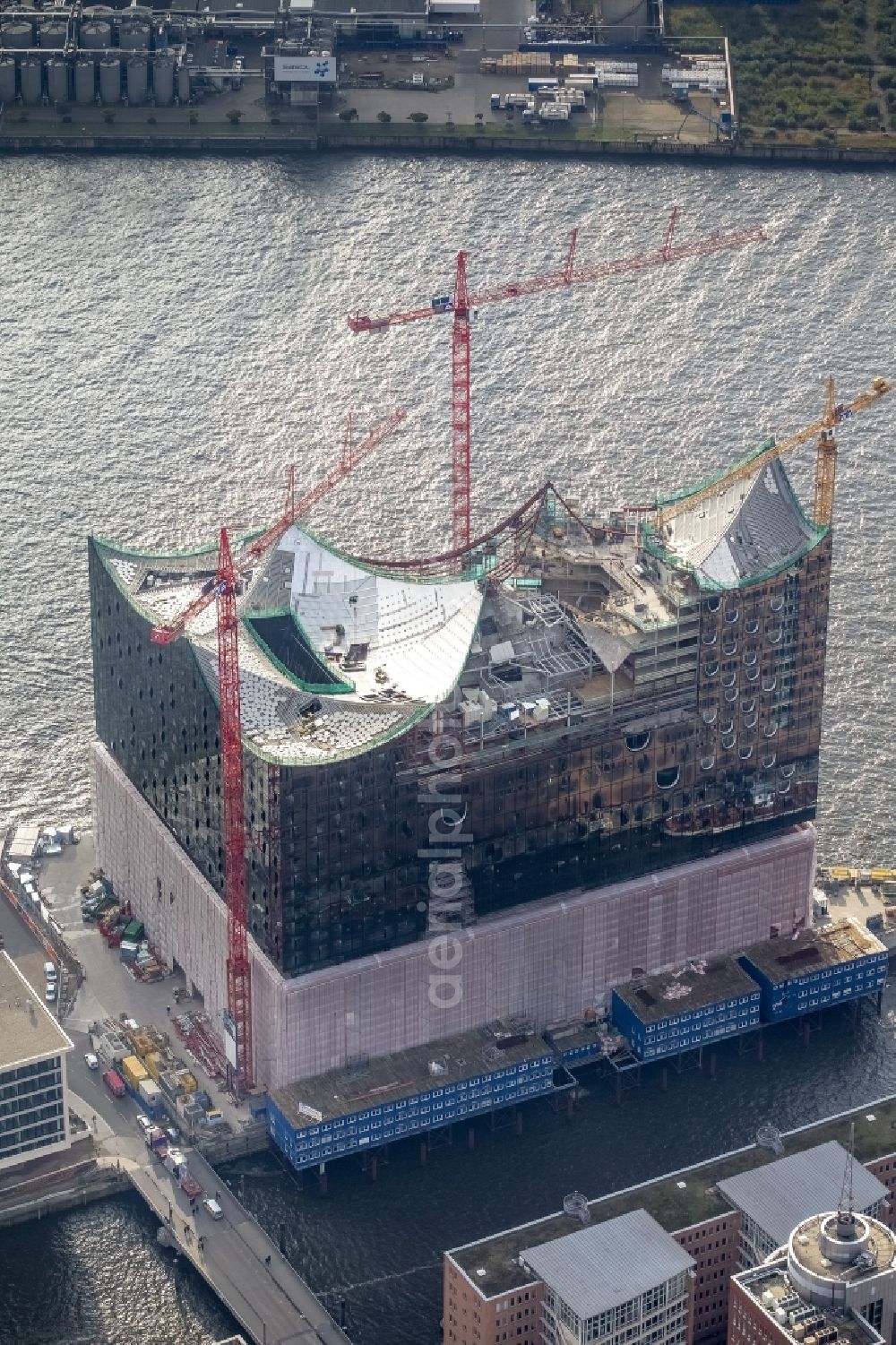 Hamburg from the bird's eye view: View of construction of the Elbphilharmonie in the historic centre of Hamburg in HafenCity