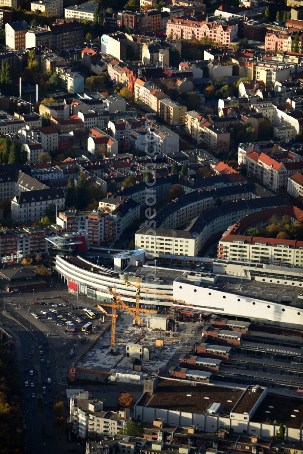 Aerial image Berlin - Construction site to build a new reception building at the train station Gesundbrunnen in Berlin Wedding