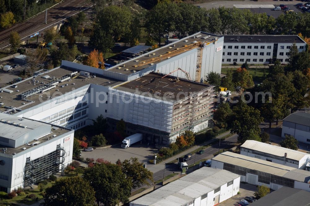 Aerial photograph Oranienburg - Construction site for the new construction and expansion of Takeda GmbH at the Lehnitzstrasse in Oranienburg in Brandenburg. The construction company Ed. Zueblin AG built on the site of the pharmaceutical company at the Lehnitzstrasse a modern production and research facilities