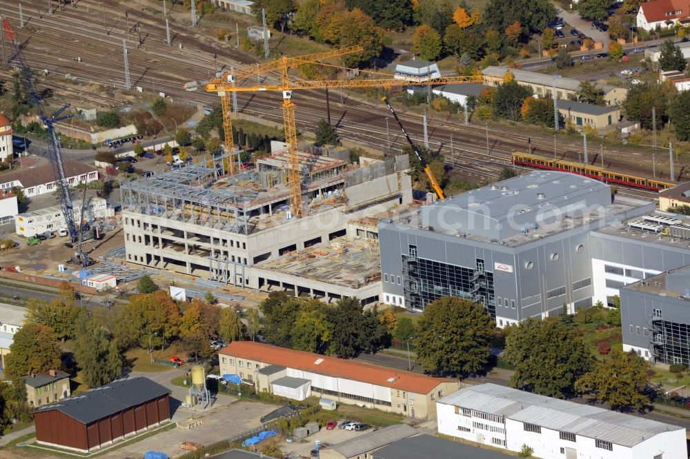 Aerial photograph Oranienburg - Construction site for the new construction and expansion of Takeda GmbH at the Lehnitzstrasse in Oranienburg in Brandenburg. The construction company Ed. Zueblin AG built on the site of the pharmaceutical company at the Lehnitzstrasse a modern production and research facilities