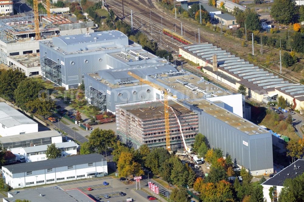 Oranienburg from the bird's eye view: Construction site for the new construction and expansion of Takeda GmbH at the Lehnitzstrasse in Oranienburg in Brandenburg. The construction company Ed. Zueblin AG built on the site of the pharmaceutical company at the Lehnitzstrasse a modern production and research facilities