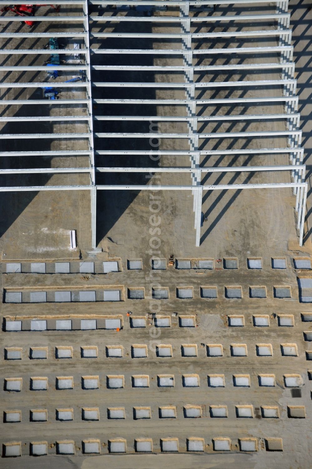 Hoppegarten from the bird's eye view: View of the new construction of the Europazentrale Clinton in Hoppegarten in the state of Brandenburg