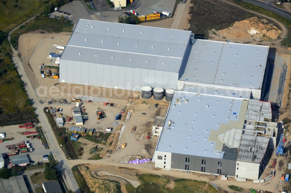 Hoppegarten from the bird's eye view: View of the new construction of the Europazentrale Clinton in Hoppegarten in the state of Brandenburg