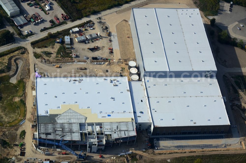 Hoppegarten from the bird's eye view: View of the new construction of the Europazentrale Clinton in Hoppegarten in the state of Brandenburg